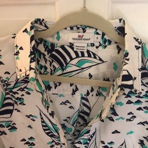 Vineyards Vines sailing popover buttondown